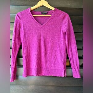 Banana Republic Women's Small Merino Wool V Neck Sweater Pink Purple